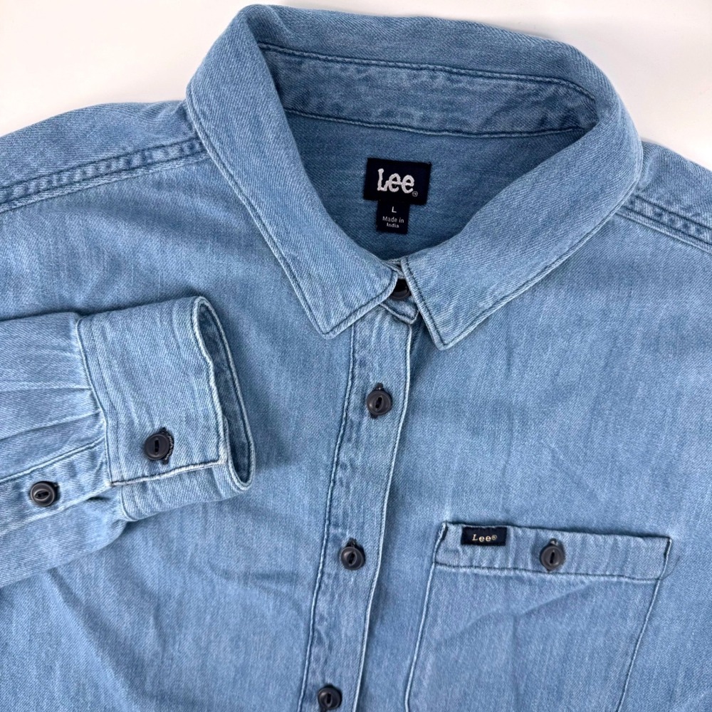 Vintage Lee Denim Button Up Shirt Mens Large Light Blue Wash Long Sleeve Cotton